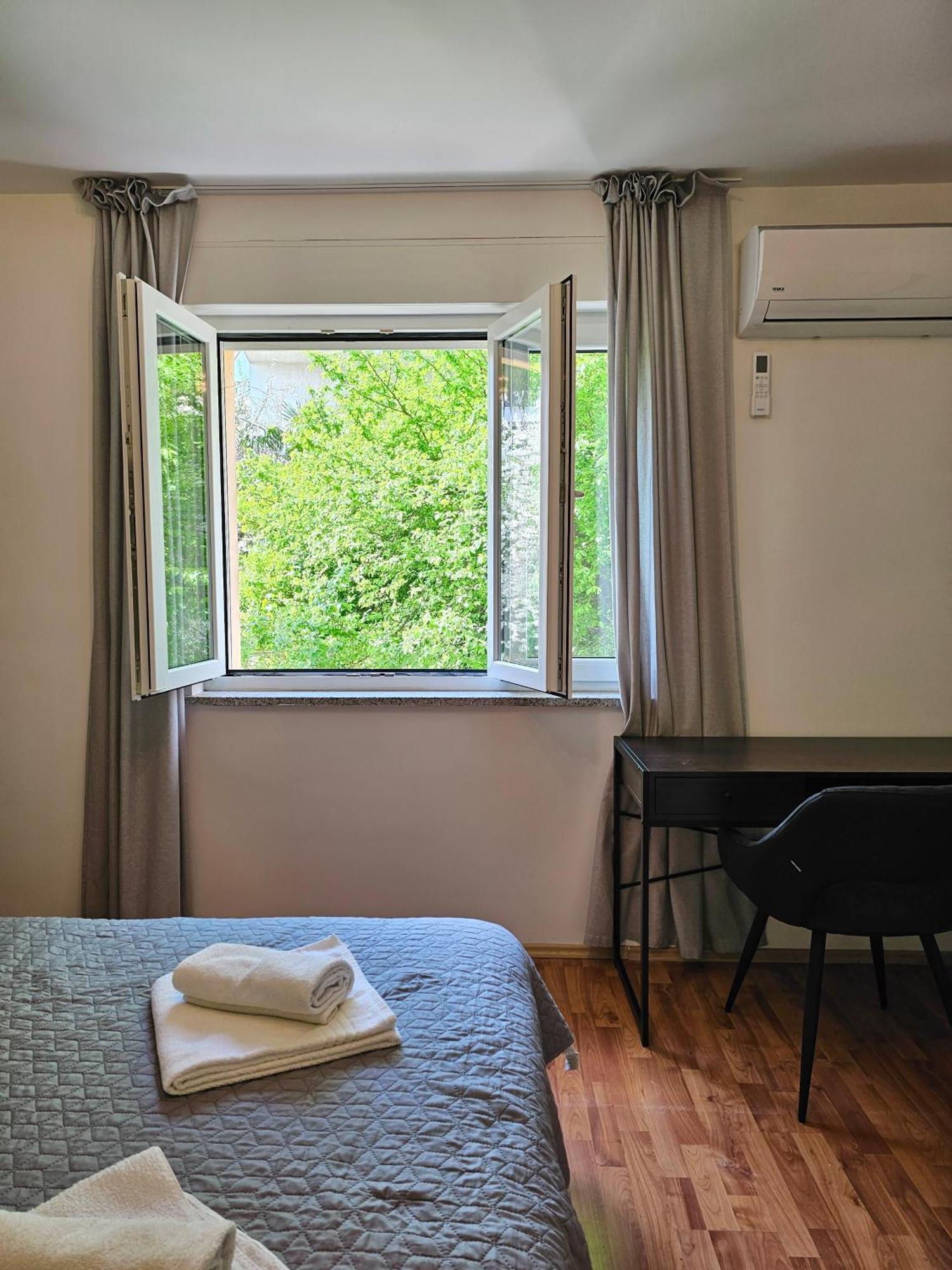 Luna - & Center Apartment